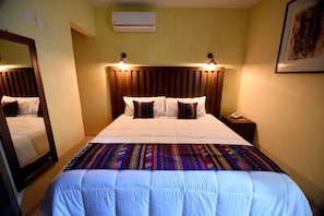 Traditional Room | Hypo-allergenic bedding, down comforters, in-room safe, free WiFi