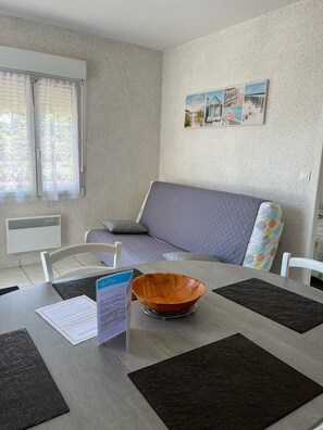 Flat-screen TV - Hôtel Résidence les Flots (Saint-Palais-sur-Mer)