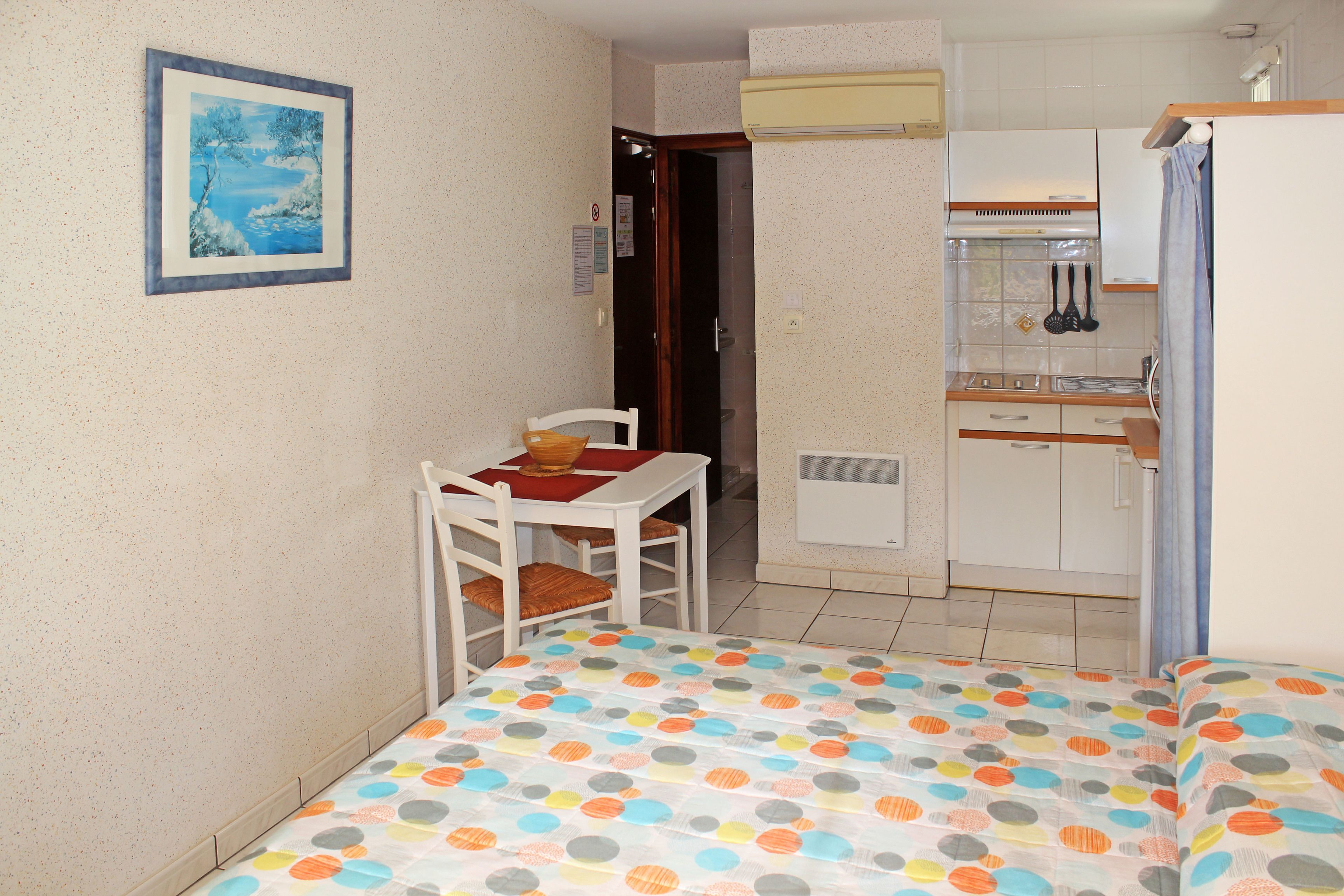 studio, terrace | desk, soundproofing, free wifi, bed sheets