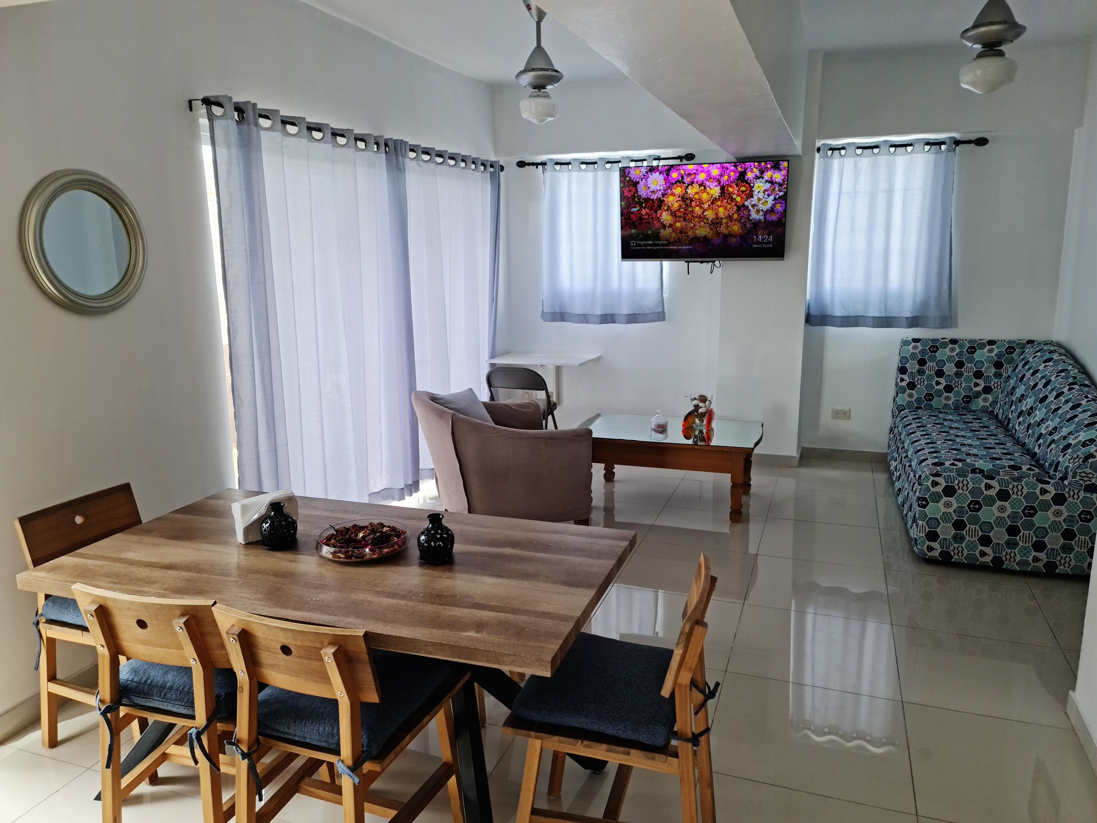 Apartamento 3-A | Oleskelualue | Älytelevisio, Netflix, lämmitetyt lattiat, työhuone