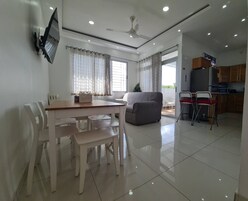 Apartamento 4-A | Living area | 55-inch Smart TV with digital channels, TV, Netflix