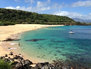Beach nearby, beach towels - Please Inquire! Waimea Point Oceanfront House - with Air Conditioning (Haleiwa)