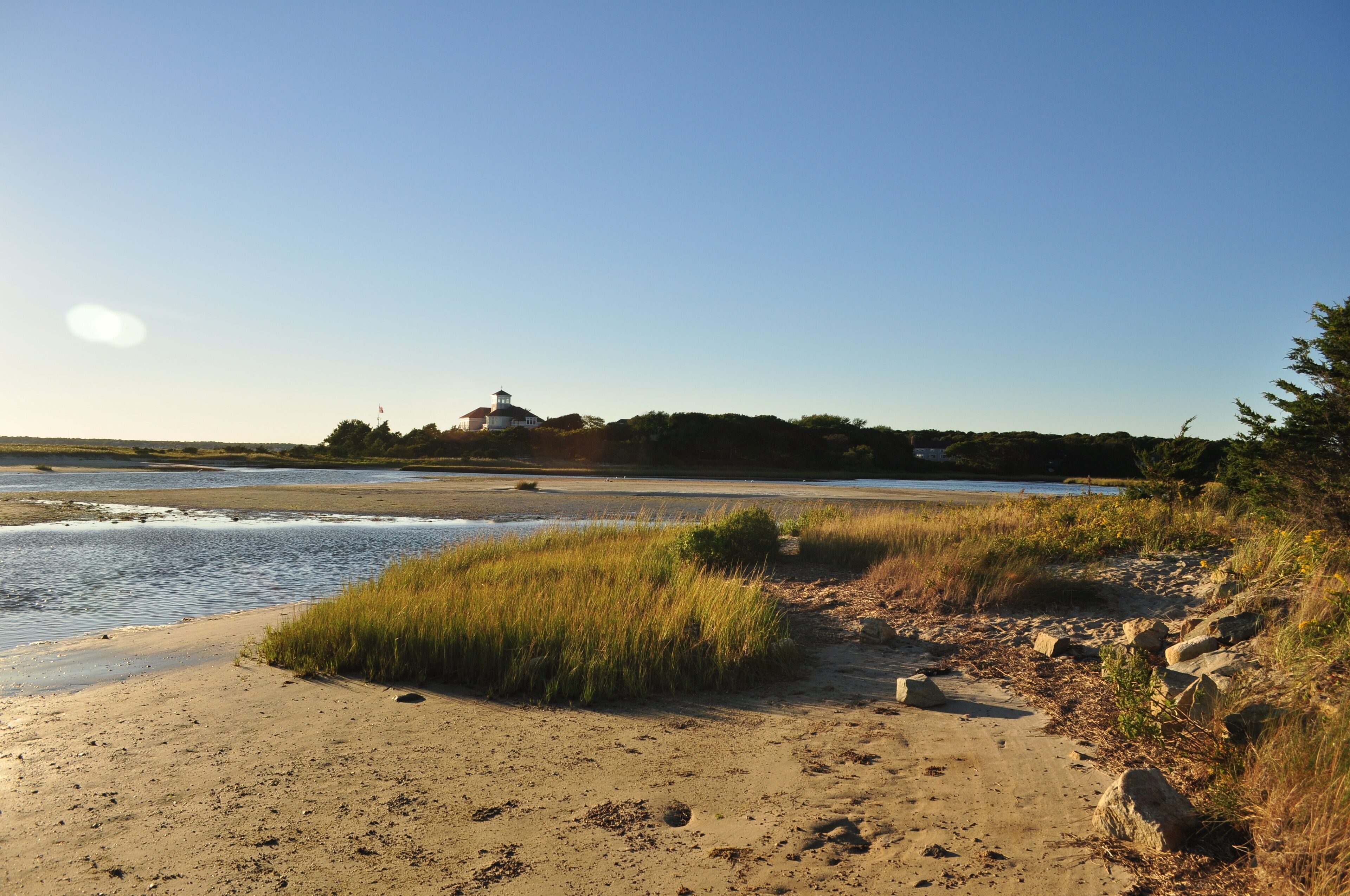 Plage, chaises longues, serviettes de plage