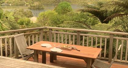 Pohutukawa Lake House. Relax in comfort in our well equipped lake house.