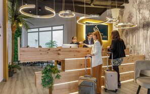 Lobby - Golden Suite Living4malaga (Málaga)