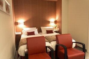1 habitación, tabla de planchar con plancha, internet y ropa de cama 