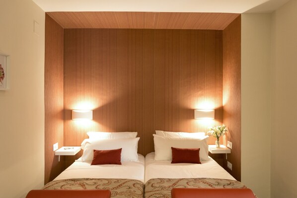 1 bedroom, iron/ironing board, internet, bed sheets