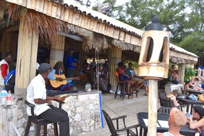 Outdoor dining - VILLA PATIENTLY WAITING IS A STUNNING NORTH COAST JAMAICAN GEM A DIAMOND RENTAL (Ocho Rios)