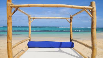 Beach nearby, beach towels