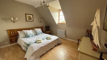 3 bedrooms, iron/ironing board, travel crib, free WiFi