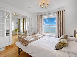 4 chambres, fer et planche à repasser, Wi-Fi, draps fournis