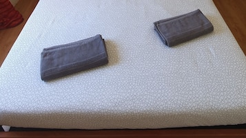 Double Room | 3 bedrooms, iron/ironing board, free WiFi, bed sheets