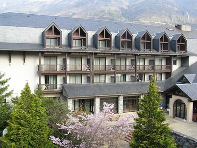 Duplex apartment in the heart of the village of St Lary 200 m from the cable car & shops