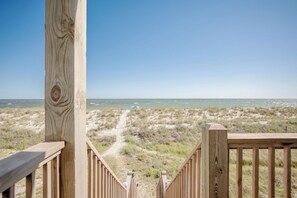 Property grounds - Salt & Light: Spacious, Custom-built, Oceanfront Home Close to Splash Pad, Park (Oak Island)