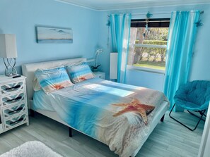 3 chambres, fer et planche à repasser, lit de bébé portatif