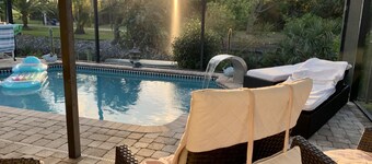 Vacation Home 6 minutes to the beach, heated pool, free canoe, free wifi