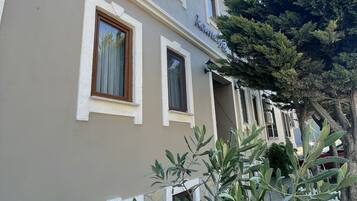 Bagian depan properti