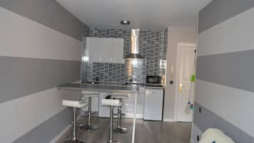 Apartament, 1 llit doble i sofà llit, no fumadors | Cuina privada
