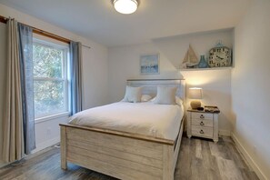 4 makuuhuonetta, silitysrauta/-lauta, Wi-Fi, vuodevaatteet
