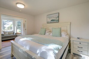 4 habitaciones, tabla de planchar con plancha, wifi y ropa de cama 