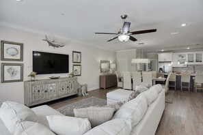 Smart TV - 🌊Walk to Beach-Great Location-5BR Driftwood Townhomes🌊 (Destin)
