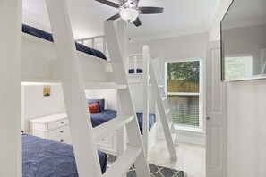 5 bedrooms, iron/ironing board, free WiFi, bed sheets - 🌊Walk to Beach-Great Location-5BR Driftwood Townhomes🌊 (Destin)