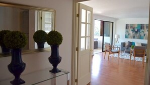 Standard Apartment, Multiple Beds, Non Smoking | Living area | 22-inch flat-screen TV with cable channels, TV - Alojarent Callao (Santiago)