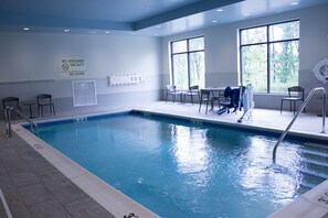 สระว่ายน้ำในร่ม