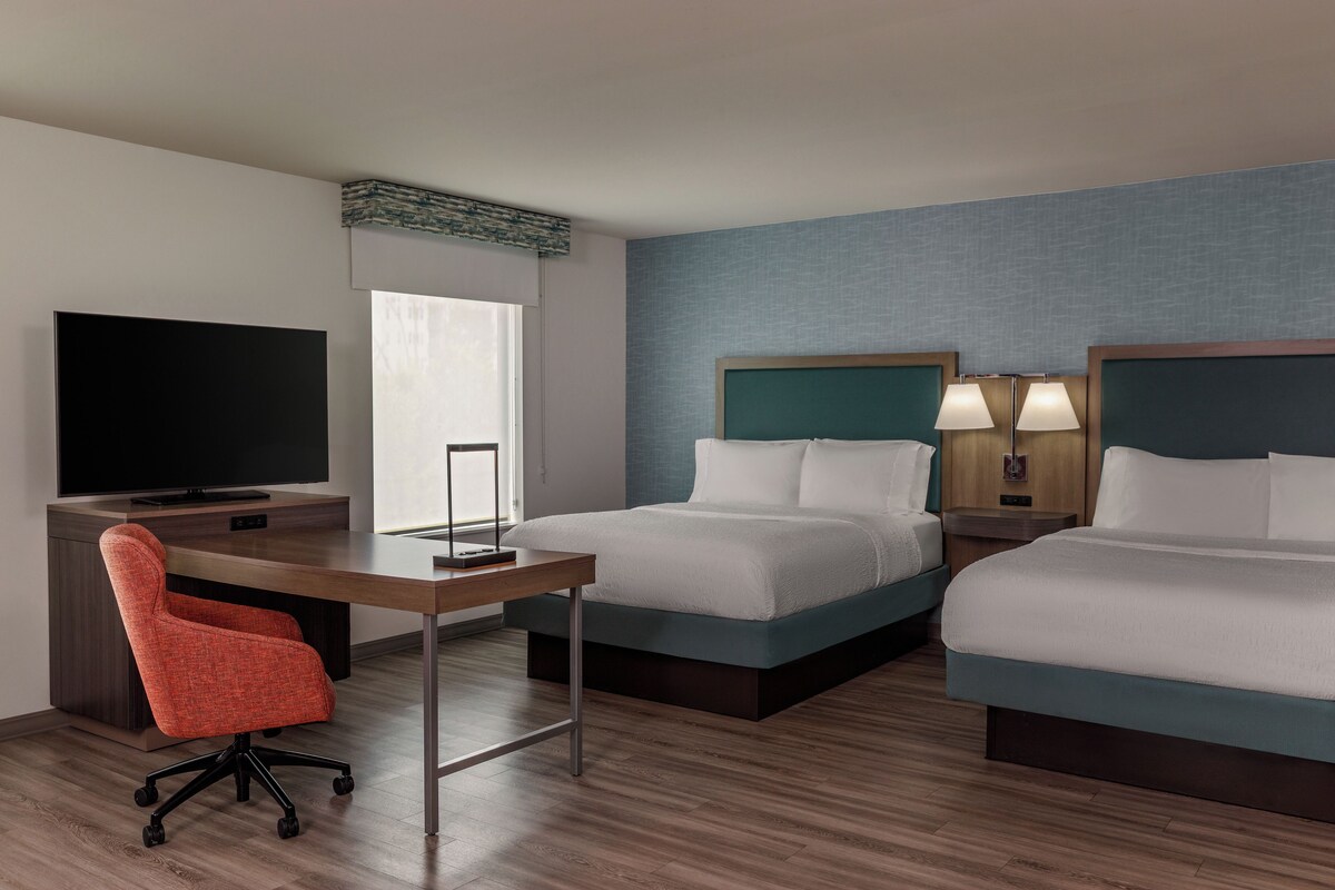 Suite, 2 Queen Beds, Accessible, Refrigerator & Microwave (Hearing) | Desk, iron/ironing board, free cots/infant beds, free WiFi