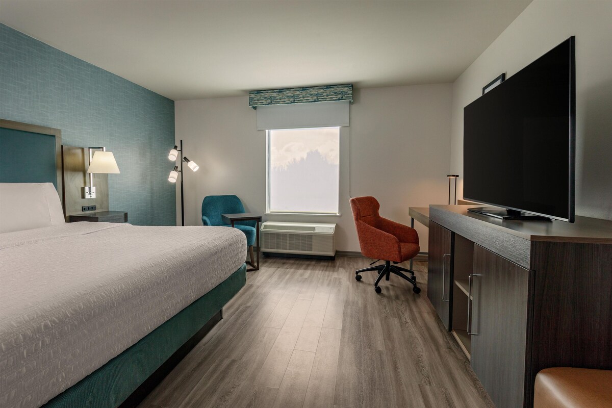 Desk, iron/ironing board, free cots/infant beds, free WiFi