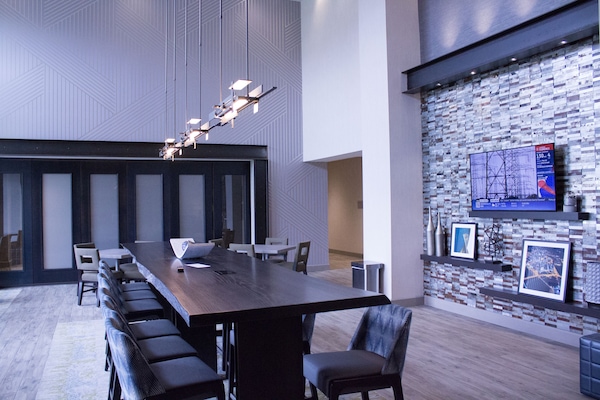 Lobby lounge
