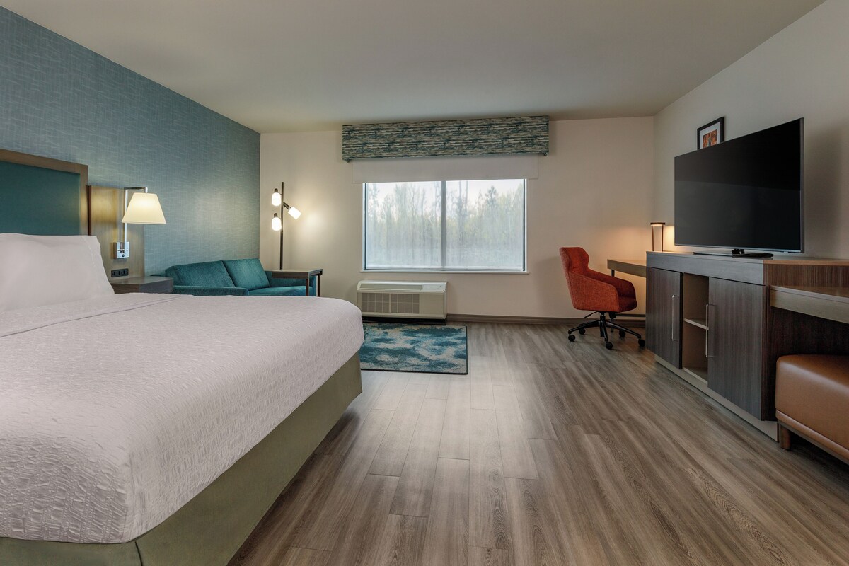 Desk, iron/ironing board, free cots/infant beds, free WiFi