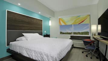 Room, 1 King Bed | In-room safe, desk, blackout drapes, cribs/infant beds
