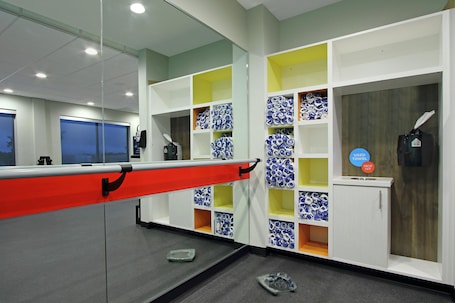 Fitness facility. Tru by Hilton Bryan College Station