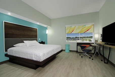 In-room safe, desk, blackout drapes, cribs/infant beds. Tru by Hilton Bryan College Station