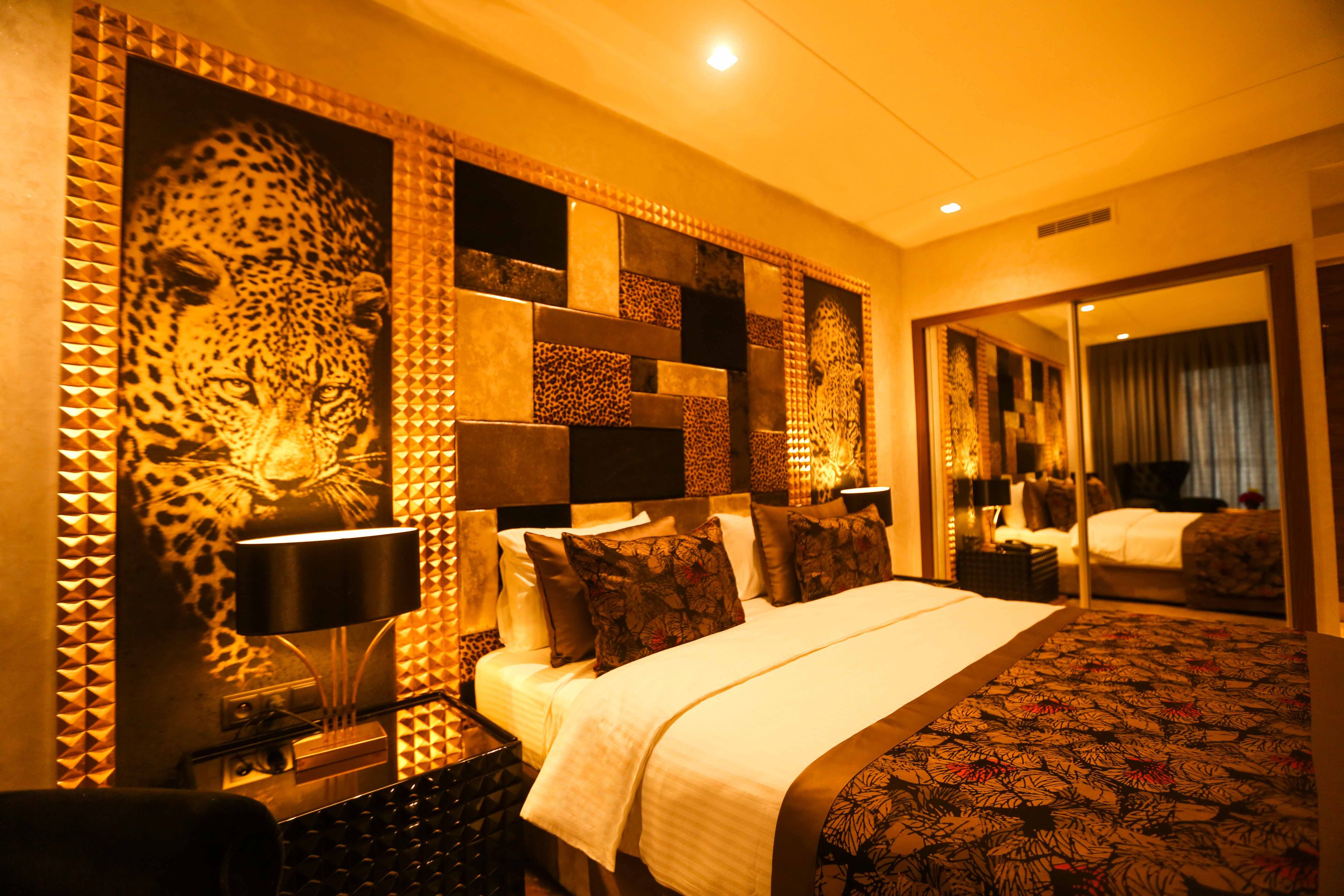 premium bedding, pillow-top beds, free minibar items, in-room safe