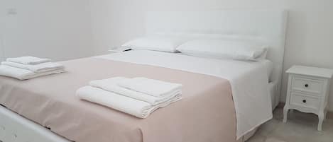Deluxe Double Room | Memory-foam beds, minibar, free WiFi, bed sheets
