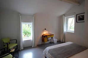 SötĂ©tĂtĆfĂŒggöny, hangszigetelĂ©s Ă©s gyerekĂĄgy/csecsemĆĂĄgy (ingyenes)
