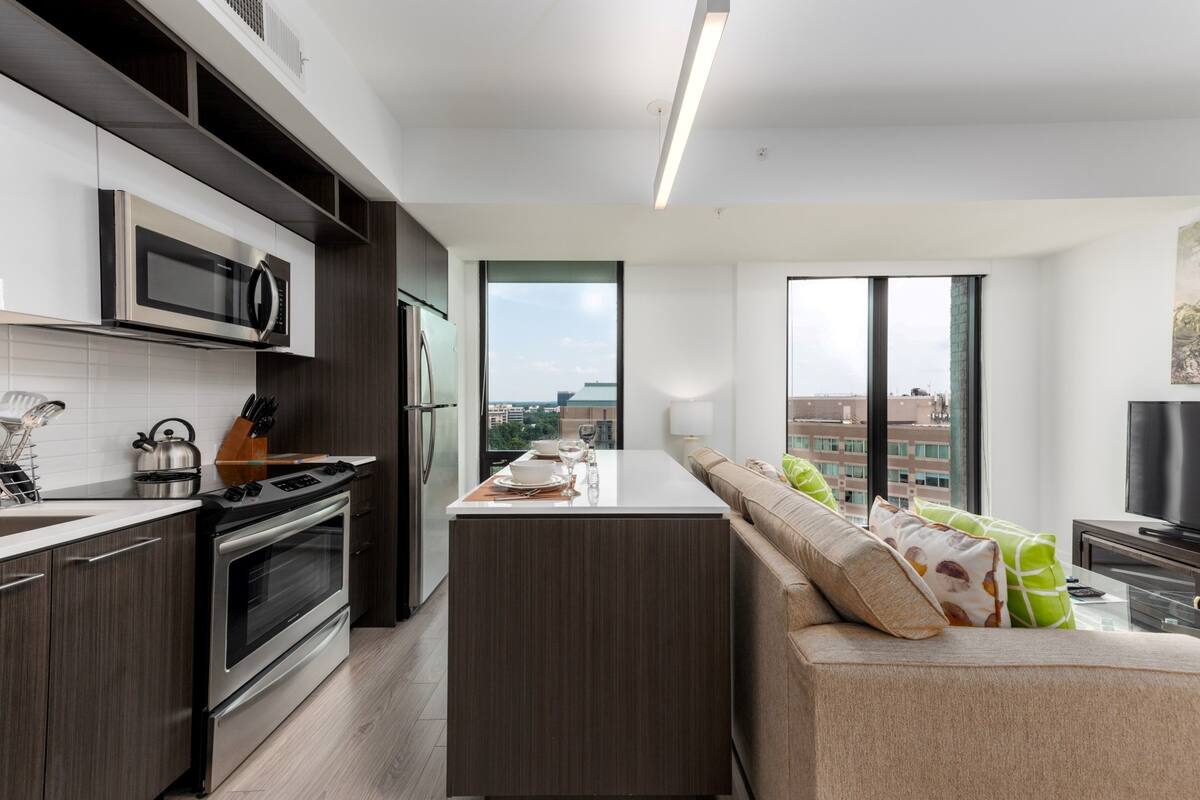 Junior Apartment, 1 Bedroom | Private kitchen | Coffee/tea maker, full-size fridge, microwave, oven