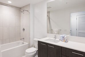 Appartement Luxe, 2 chambres | Salle de bain