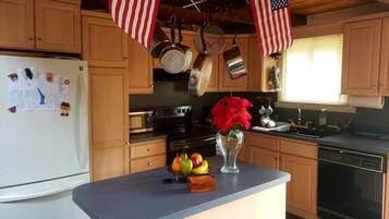 獨棟房屋 | 私人廚房 | 大型冰箱、微波爐、烤箱、洗碗機