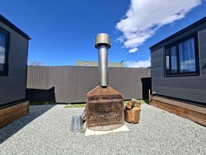 Courtyard view - Mackenzie Motels (Fairlie)