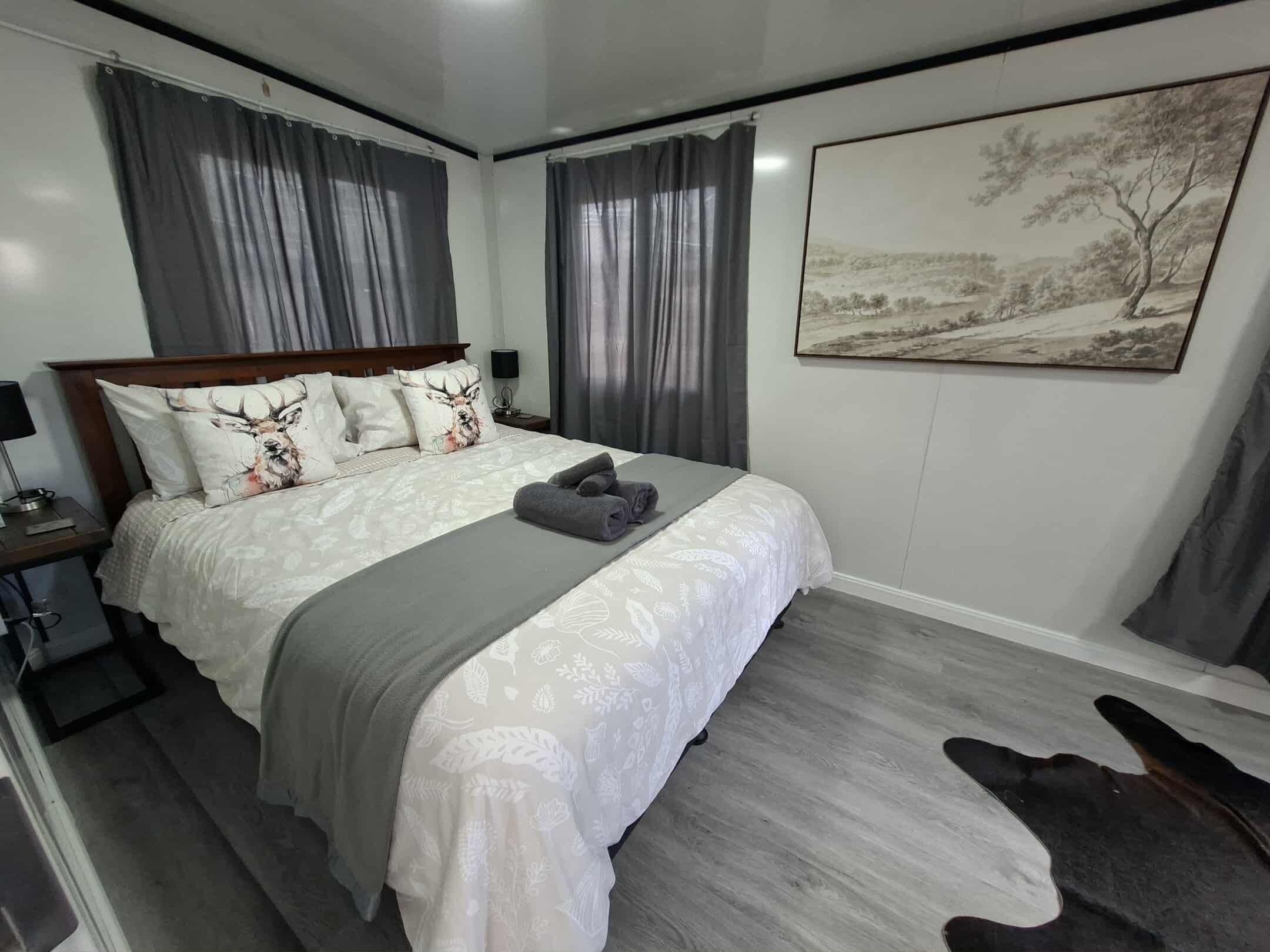 Stuga Deluxe | Individuell inredning, unika möbler och strykjärn/strykbräda