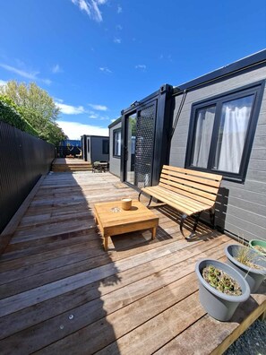 Family Cabin | Terrace/patio - Mackenzie Motels (Fairlie)