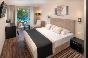 Double or Twin Room, Balcony,Sea View | Coffre-fort, bureau, espace de travail pour ordinateurs portables