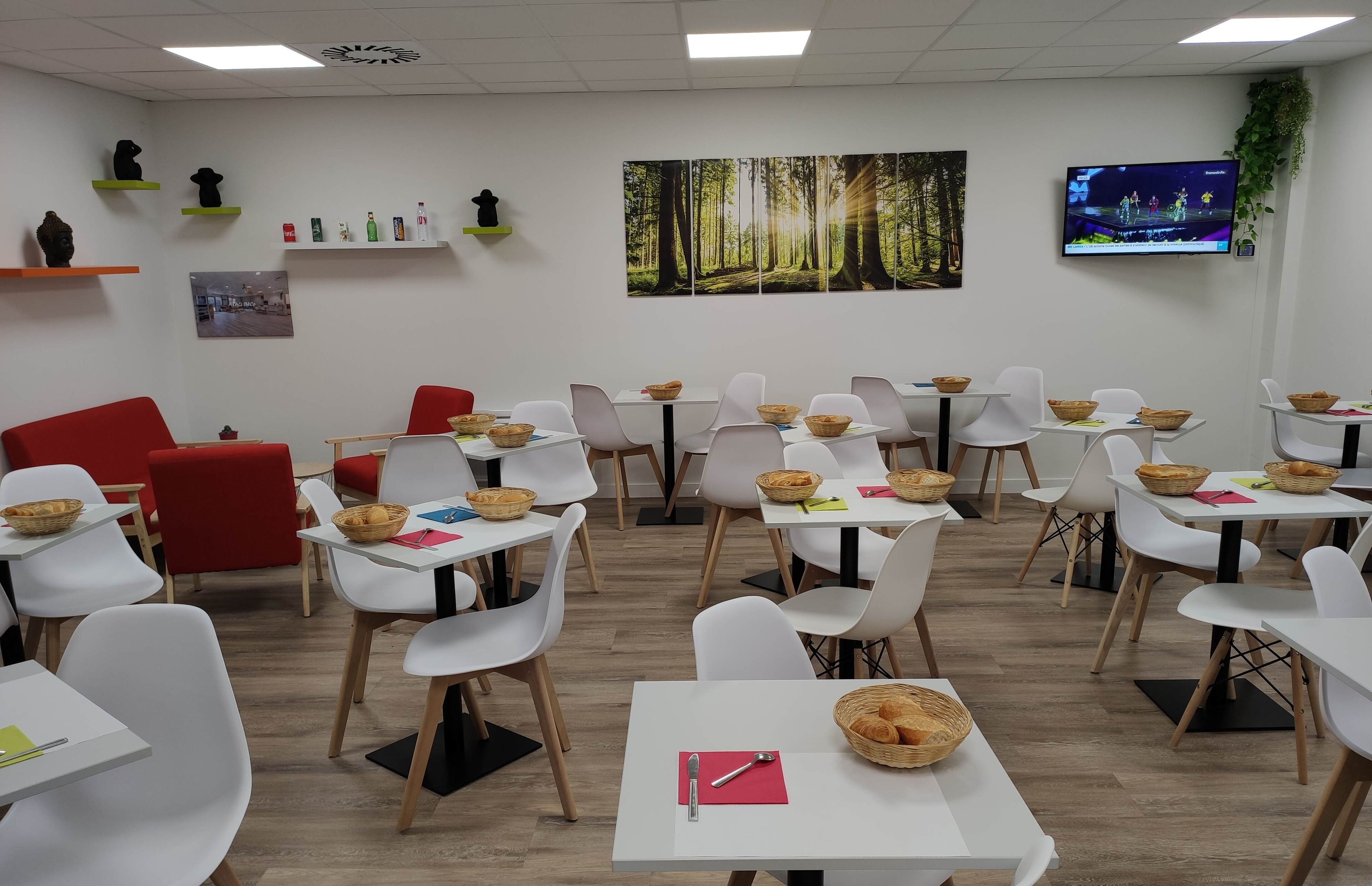 Päivittäinen buffetaamiainen (8.5 EUR per henkilö)