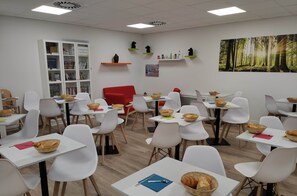 Daily buffet breakfast (EUR 8.5 per person)