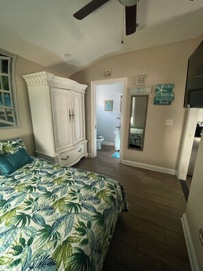 Iron/ironing board, free WiFi, bed sheets, wheelchair access - SURF SHACK (Cape Canaveral)