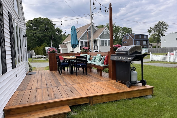 Deck with grill, dining for 6+ and outside lights