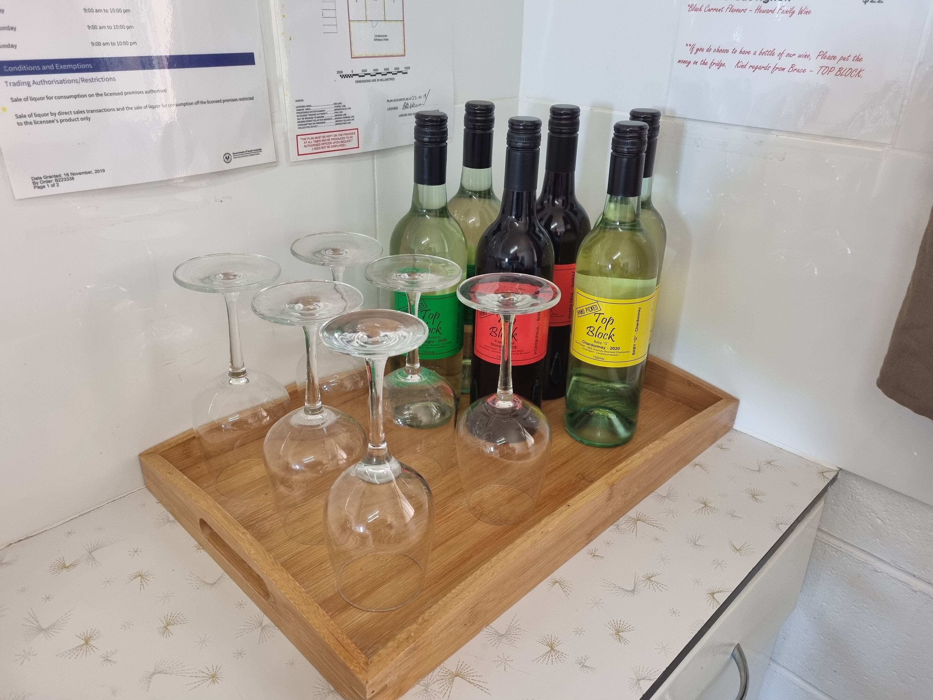 The Picker's Hut - Peaceful vineyard setting — image 19